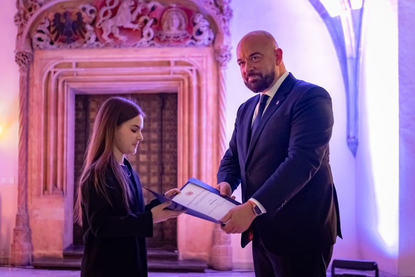 Uroczystość przyznania stypendi&oacute;w dla młodzieży wrocławskiej, uzdolnionej artystycznie