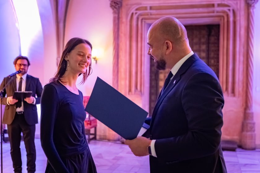 Uroczystość przyznania stypendi&oacute;w dla młodzieży wrocławskiej, uzdolnionej artystycznie