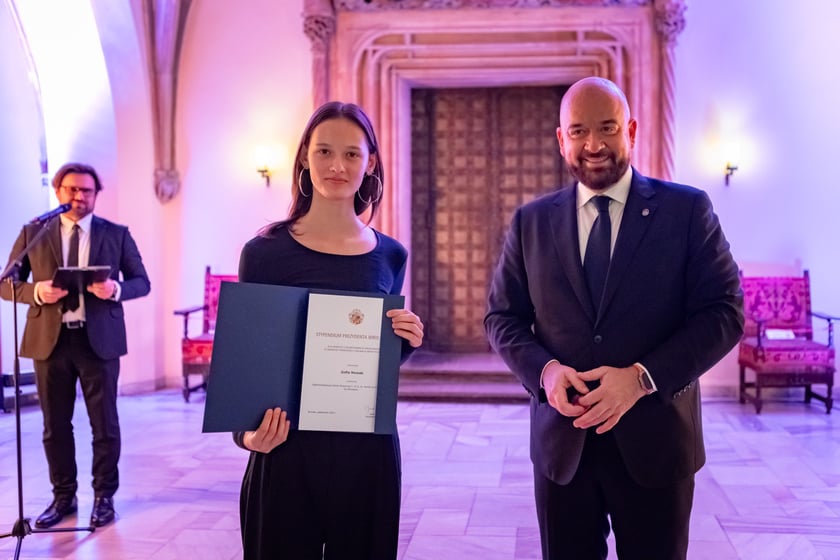 Uroczystość przyznania stypendi&oacute;w dla młodzieży wrocławskiej, uzdolnionej artystycznie