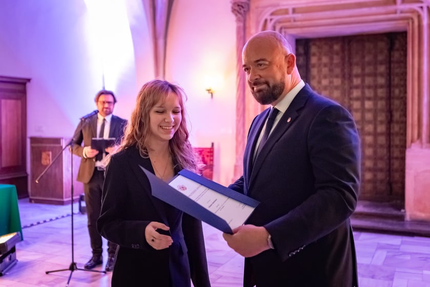 Uroczystość przyznania stypendi&oacute;w dla młodzieży wrocławskiej, uzdolnionej artystycznie