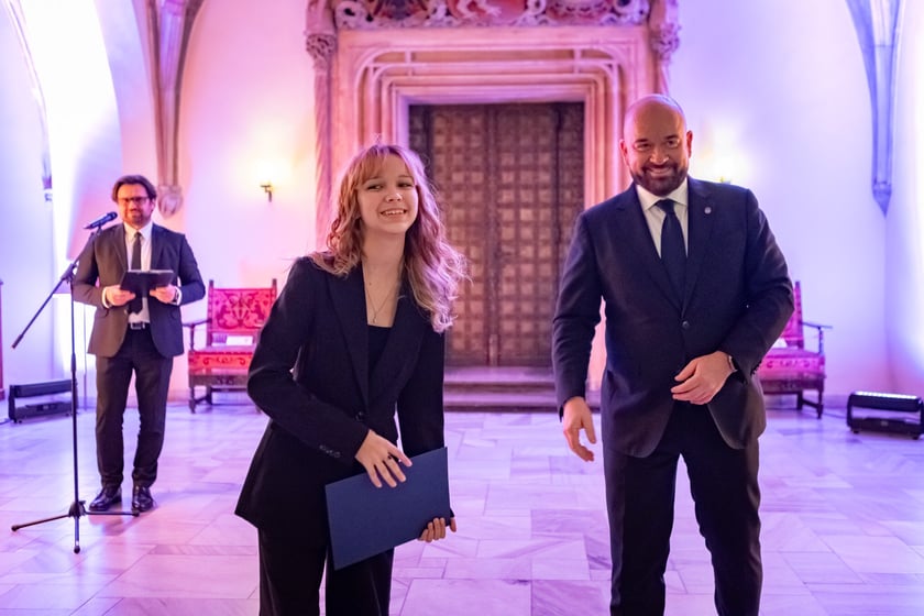 Uroczystość przyznania stypendi&oacute;w dla młodzieży wrocławskiej, uzdolnionej artystycznie