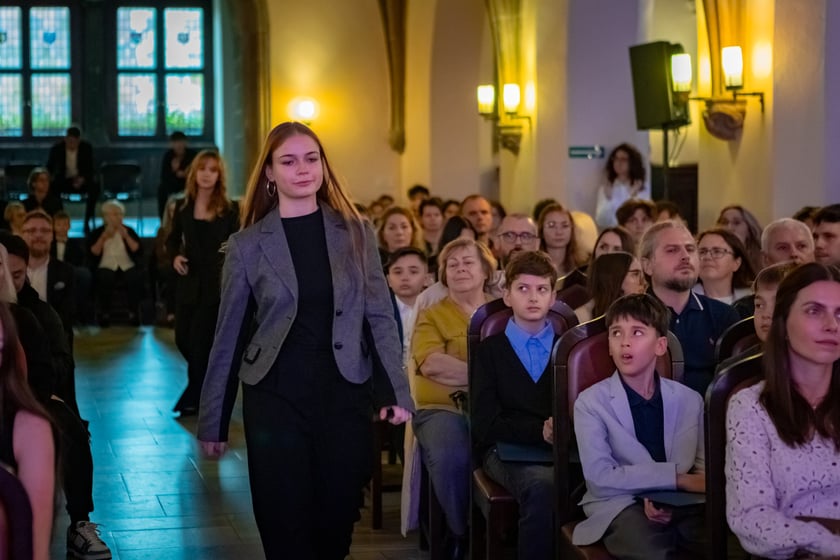 Uroczystość przyznania stypendi&oacute;w dla młodzieży wrocławskiej, uzdolnionej artystycznie