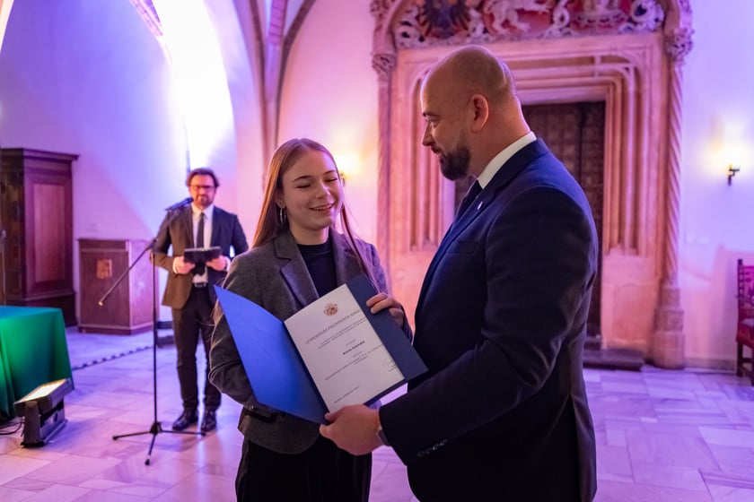 Uroczystość przyznania stypendi&oacute;w dla młodzieży wrocławskiej, uzdolnionej artystycznie