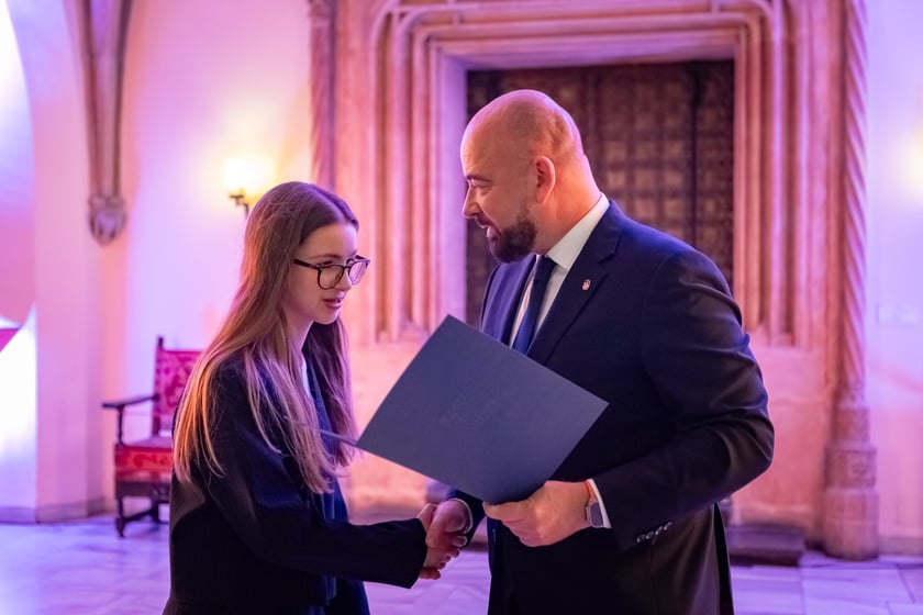 Uroczystość przyznania stypendi&oacute;w dla młodzieży wrocławskiej, uzdolnionej artystycznie