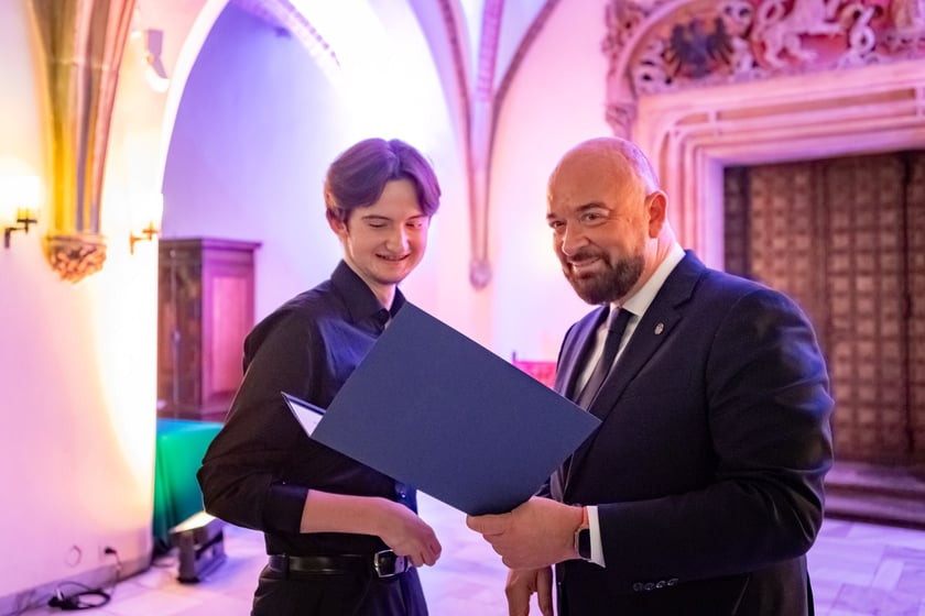 Uroczystość przyznania stypendi&oacute;w dla młodzieży wrocławskiej, uzdolnionej artystycznie