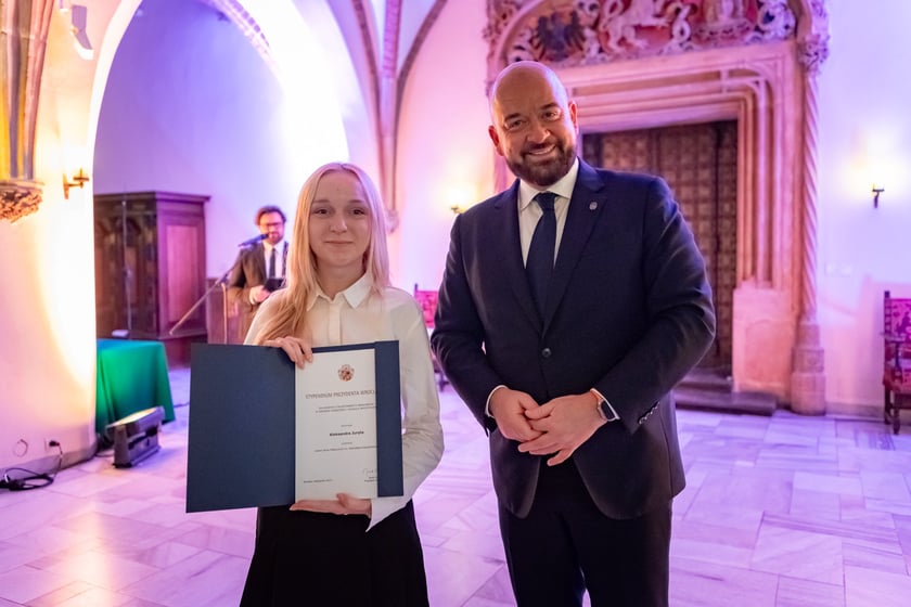 Uroczystość przyznania stypendi&oacute;w dla młodzieży wrocławskiej, uzdolnionej artystycznie