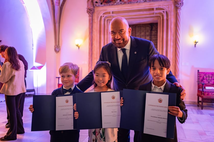 Uroczystość przyznania stypendi&oacute;w dla młodzieży wrocławskiej, uzdolnionej artystycznie