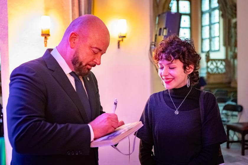 Uroczystość przyznania stypendi&oacute;w dla młodzieży wrocławskiej, uzdolnionej artystycznie