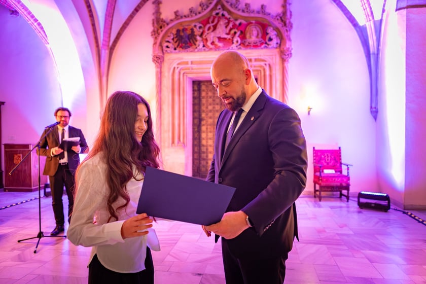 Uroczystość przyznania stypendi&oacute;w dla młodzieży wrocławskiej, uzdolnionej artystycznie