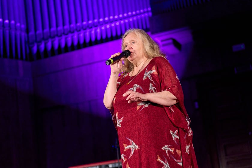 III edycja Og&oacute;lnopolskiego Senioralnego Festiwalu Piosenki Artystycznej w ramach Wrocławskich Dni Seniora - koncert finałowy