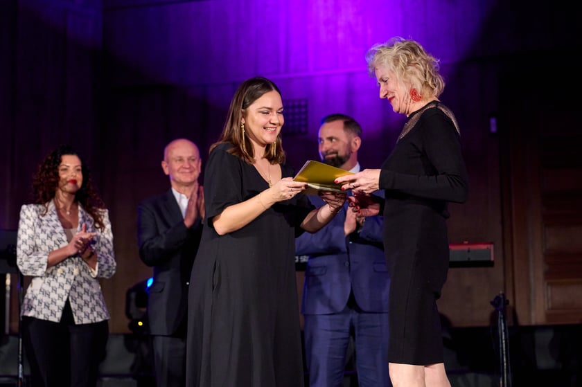 III edycja Og&oacute;lnopolskiego Senioralnego Festiwalu Piosenki Artystycznej w ramach Wrocławskich Dni Seniora - koncert finałowy