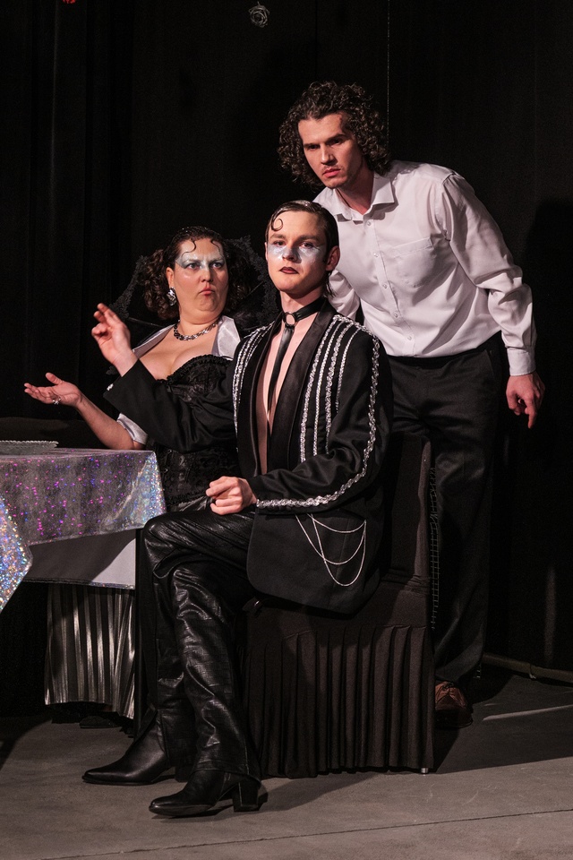 Na zdjęciu aktorzy Teatru Ekstrawersja w spektaklu &bdquo;Tango&rdquo; Sławomira Mrożka