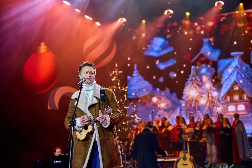 Maciej Zakościelny. Mikołajkowy koncert Christmas Party na pl. Wolności - 6 grudnia
