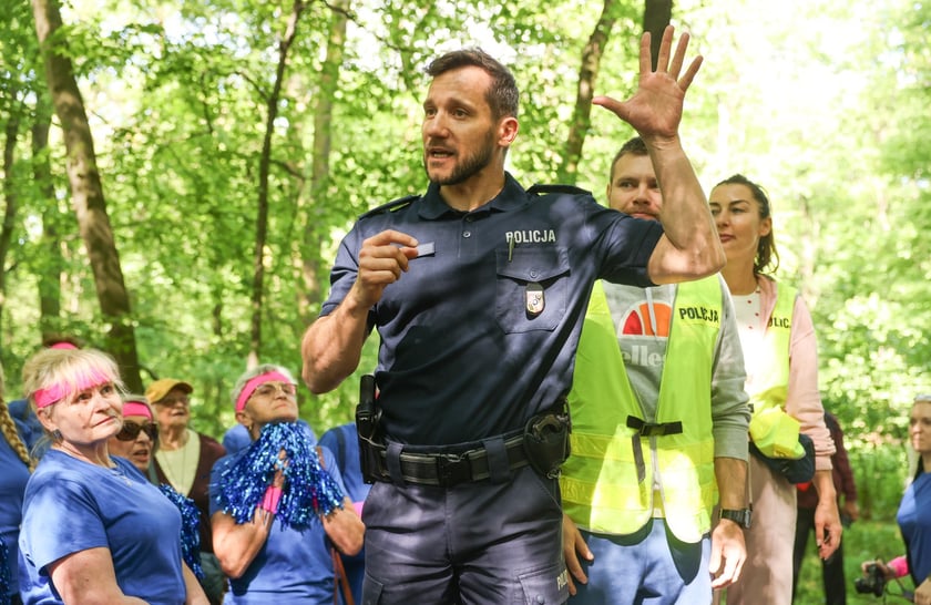Seniorzy walczyli o puchar w nordic walking