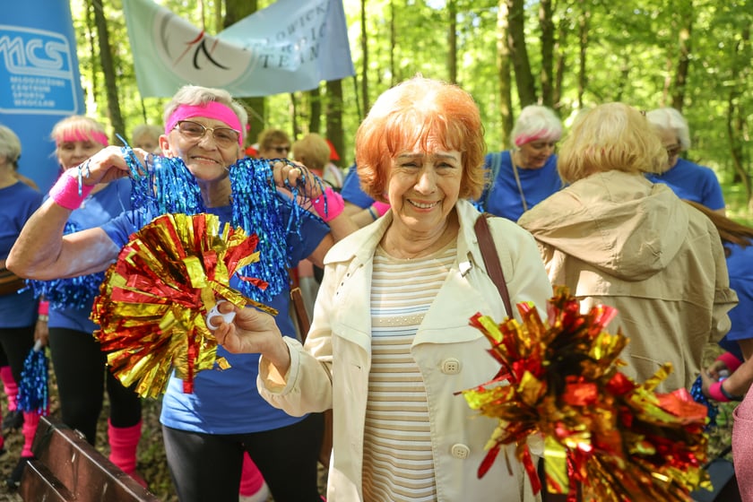Seniorzy walczyli o puchar w nordic walking