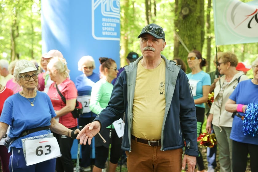 Seniorzy walczyli o puchar w nordic walking