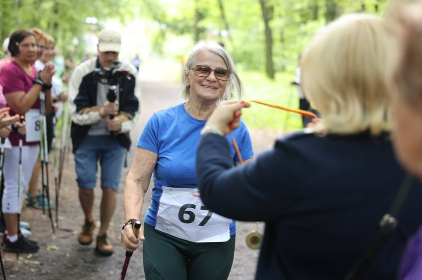 Seniorzy walczyli o puchar w nordic walking