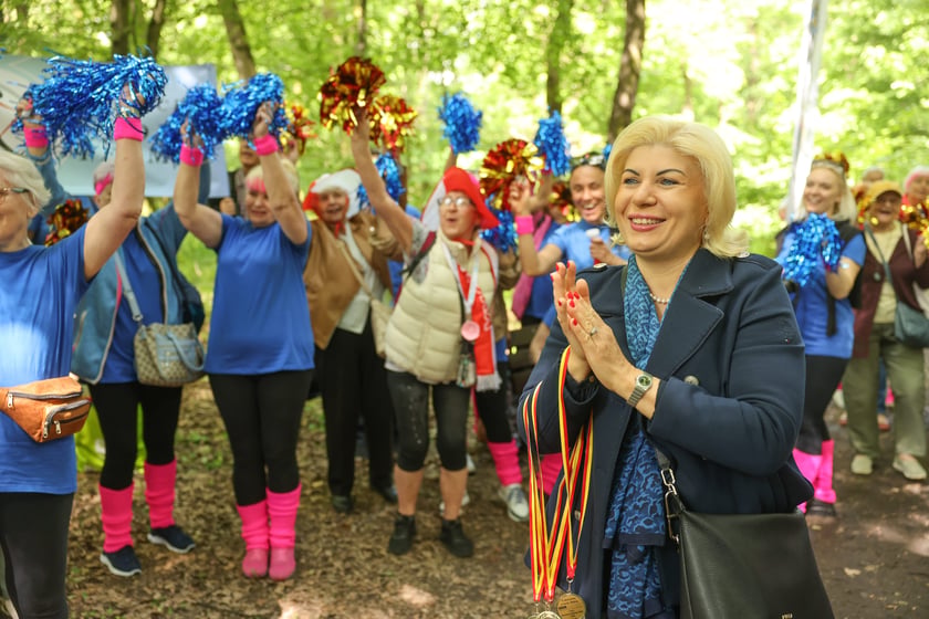 Seniorzy walczyli o puchar w nordic walking