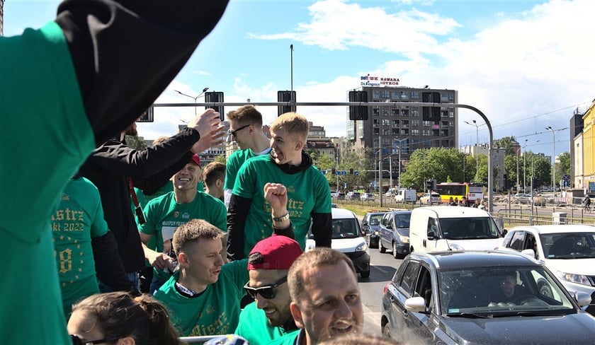 18 Śląska Wrocław Mistrzowska feta pod Iglicą