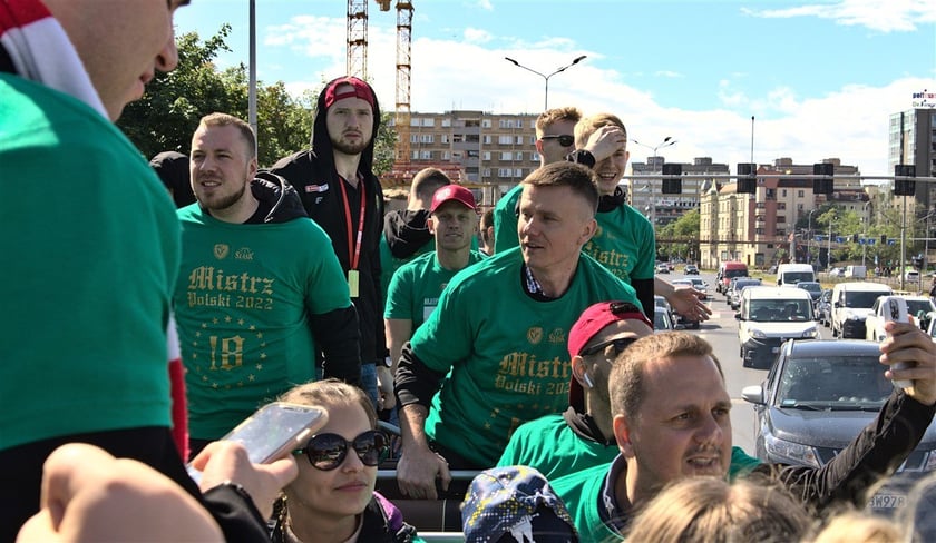 18 Śląska Wrocław Mistrzowska feta pod Iglicą