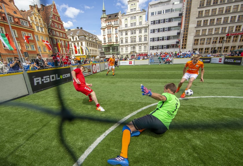 Wrocław CUP - XII Międzynarodowe Mistrzostwa Polski w Piłce Ulicznej Osób Bezdomnych.