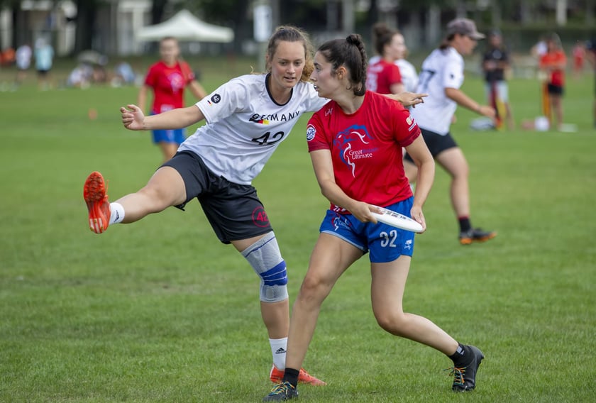Na wrocławskich Polach Marsowych rozgrywane są zawody o mistrzostwo świata do lat 20 i mistrzostwo Europy do lat 17