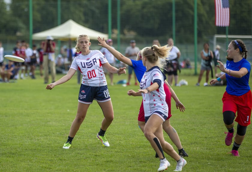 Na wrocławskich Polach Marsowych rozgrywane są zawody o mistrzostwo świata do lat 20 i mistrzostwo Europy do lat 17