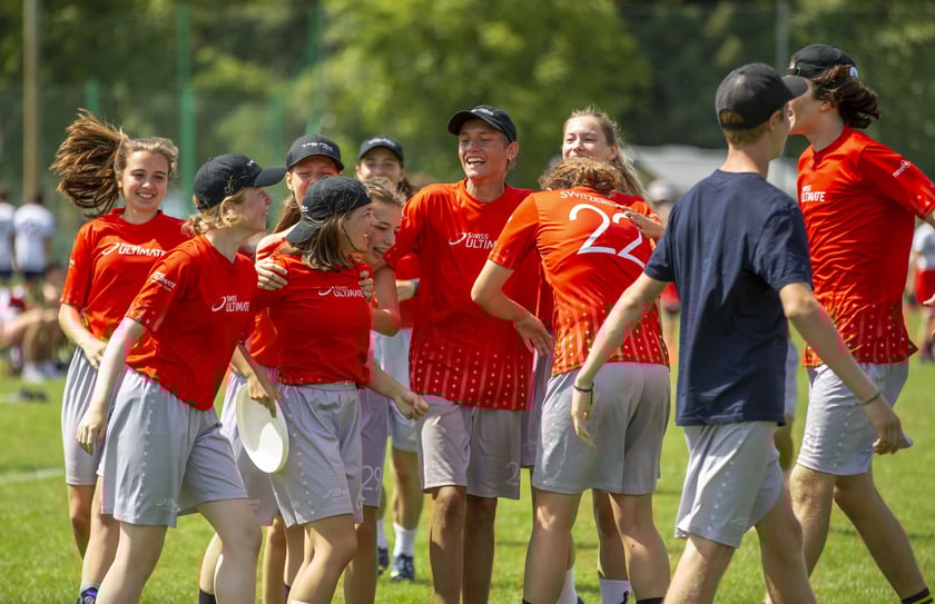 Na wrocławskich Polach Marsowych rozgrywane są zawody o mistrzostwo świata do lat 20 i mistrzostwo Europy do lat 17