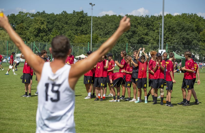 Na wrocławskich Polach Marsowych rozgrywane są zawody o mistrzostwo świata do lat 20 i mistrzostwo Europy do lat 17