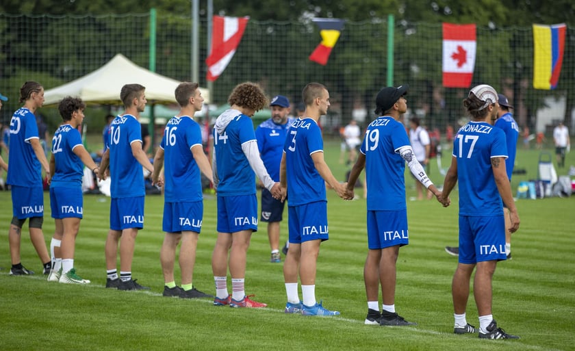 Na wrocławskich Polach Marsowych rozgrywane są zawody o mistrzostwo świata do lat 20 i mistrzostwo Europy do lat 17