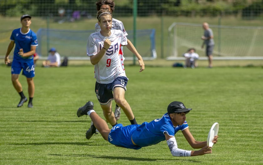 Na wrocławskich Polach Marsowych rozgrywane są zawody o mistrzostwo świata do lat 20 i mistrzostwo Europy do lat 17