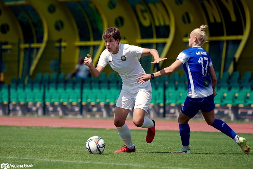 Jagoda Ostrowska, obrończyni