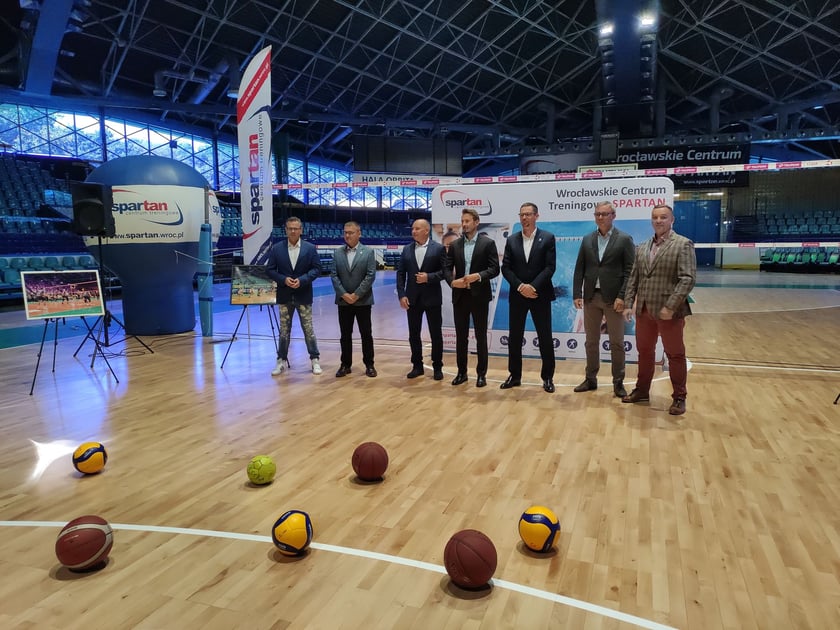 ?Tanie Granie? to miejski program wsparcia dla wrocławskich drużyn sportowych, które mogą nieodpłatnie korzystać m.in. z Hali Orbita