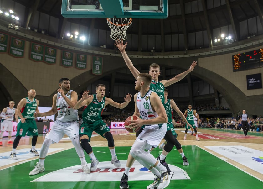 Koszykarze  Śląska Wrocław na zdjęciach z najlepszych meczów poprzedniego sezonu EBL