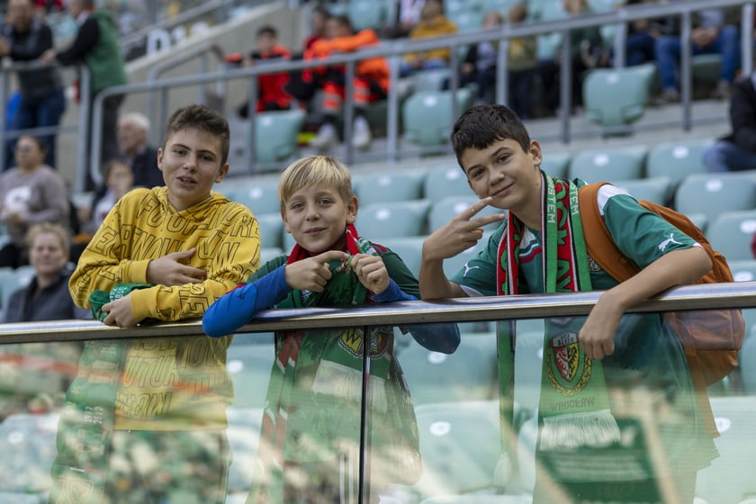 Zdjęcia kibiców z meczu Śląsk Wrocław - Jagiellonia Białystok na Tarczyński Arena, 23 października 2022 r.