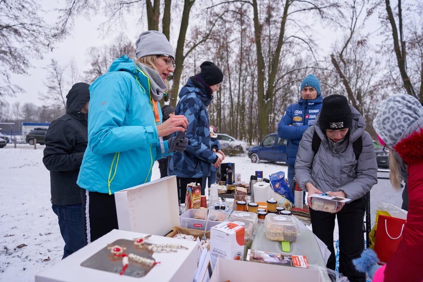 Charytatywne morsowanie dla Rafała Fabicha na Jeziorze Pawłowickim - 18 grudnia 2022 r. - zdjęcia uczestników