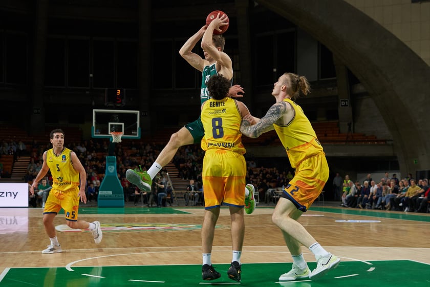 Zdjęcia z meczy Śląska Wrocław z Gran Canarią 11 stycznia 2023 w Hali Stulecia