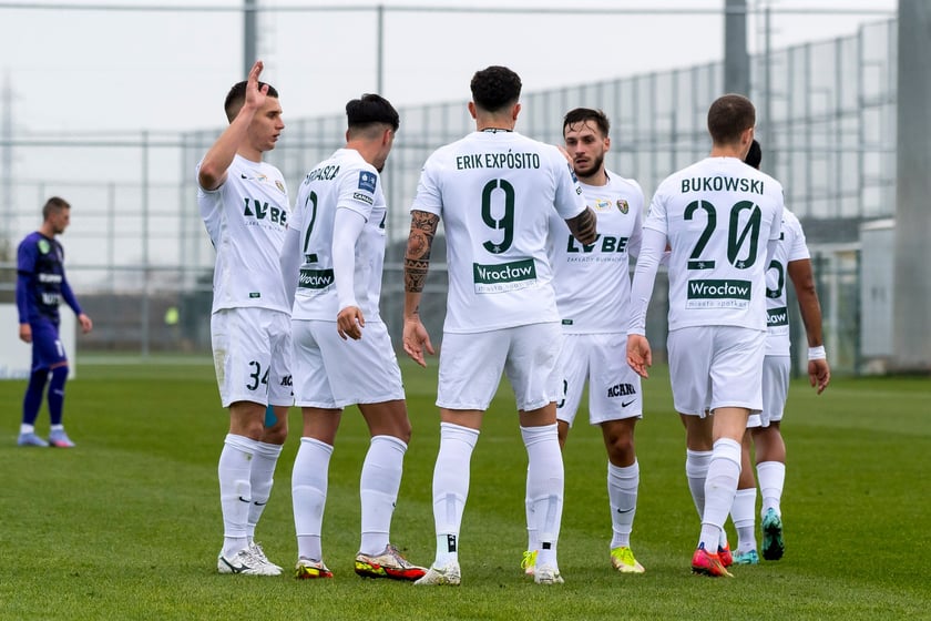 Na zdjęciu piłkarze Śląska Wrocław podczas obozu przygotowawczego i sparingów w tureckim Belek