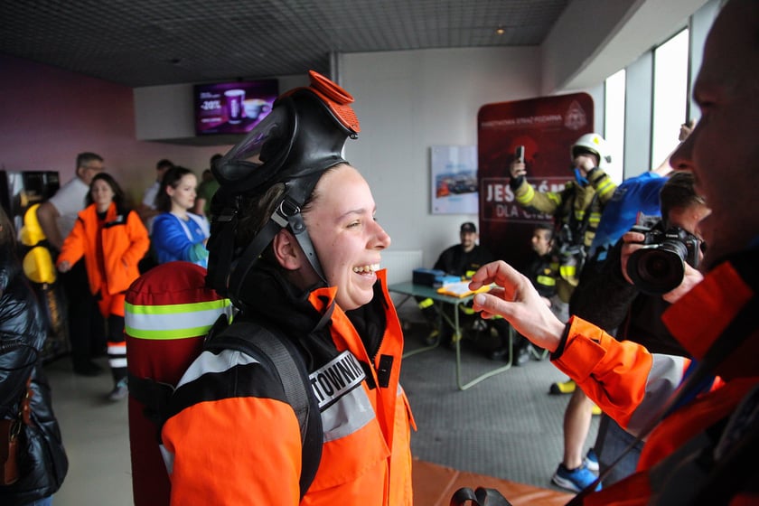Uczestnicy biegu na Sky Tower