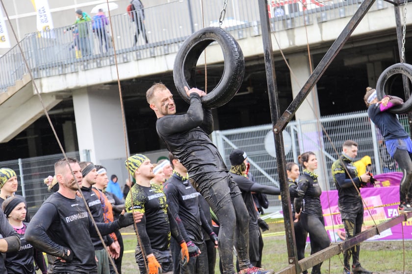 Zawody Runmageddon na Tarczyński Arena na Pilczycach we Wrocławiu