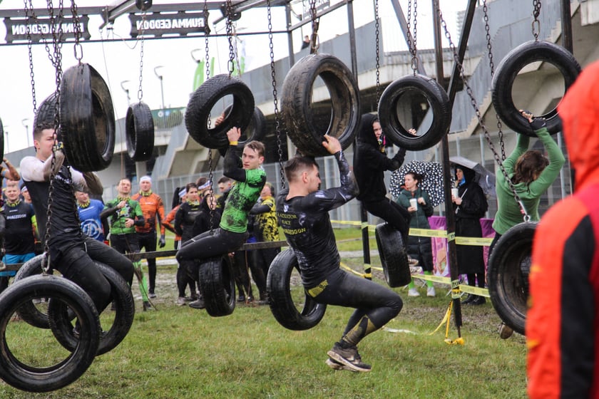 Zawody Runmageddon na Tarczyński Arena na Pilczycach we Wrocławiu