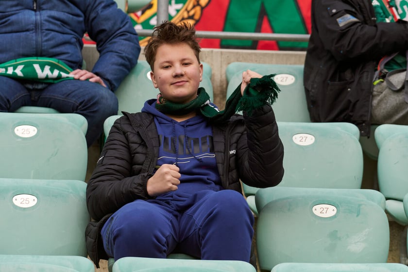 Kibice na trybunach Tarczyński Arena we Wrocławiu, mecz Śląsk Wrocław - Piast Gliwice, 06.04.2023