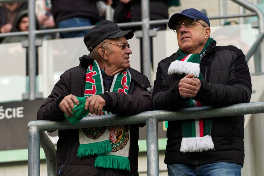 Kibice na trybunach Tarczyński Arena we Wrocławiu, mecz Śląsk Wrocław - Piast Gliwice, 06.04.2023