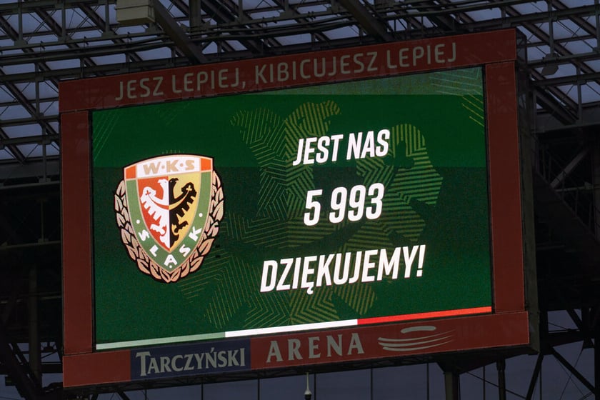 Czwartkowy mecz oglądały z trybun 5993 osoby
