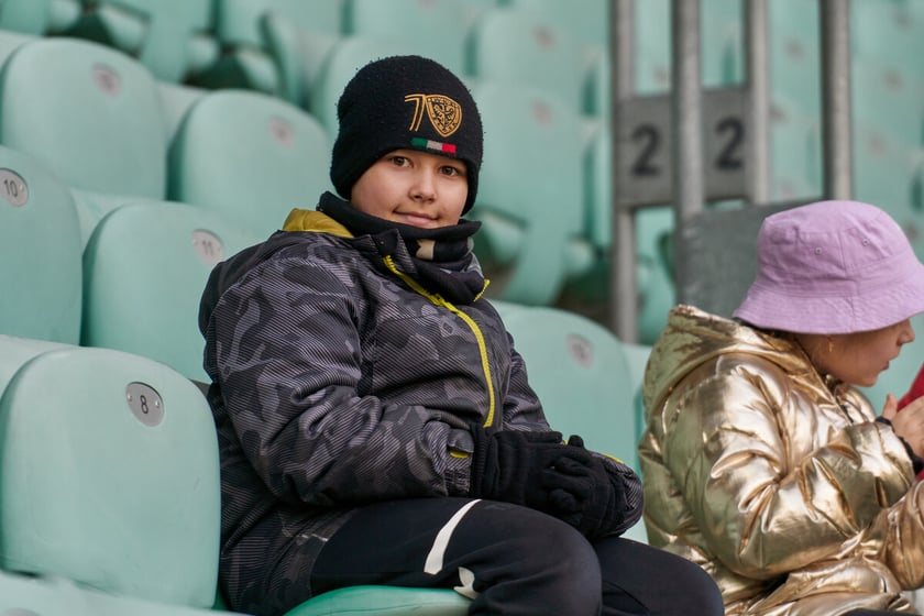 Kibice na trybunach Tarczyński Arena we Wrocławiu, mecz Śląsk Wrocław - Piast Gliwice, 06.04.2023