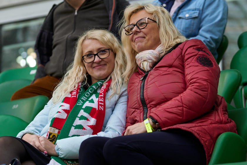 Kibice na trybunach Tarczyński Arena we Wrocławiu, mecz Śląsk Wrocław - Piast Gliwice, 06.04.2023