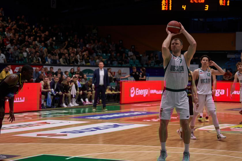 Kibice na meczu Śląska w hali Orbita 3 maja 2023