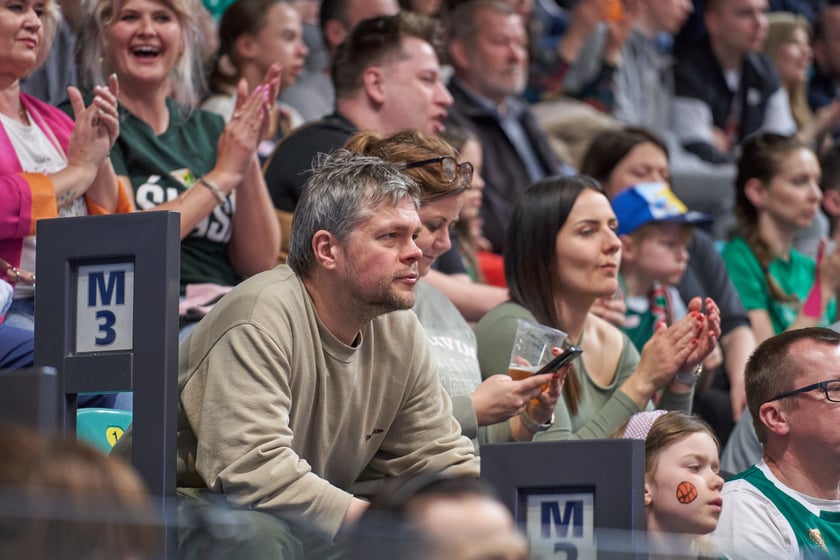 Kibice na meczu Śląska w hali Orbita 3 maja 2023