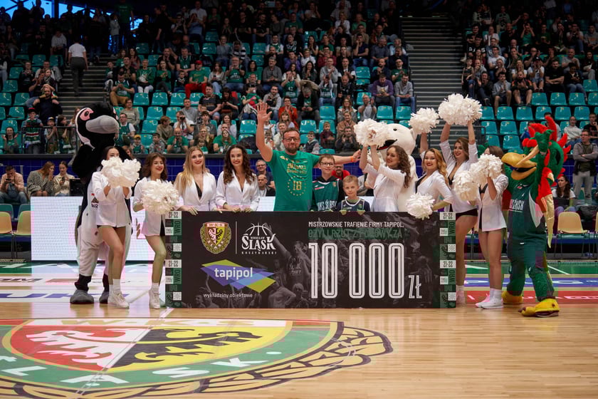 Kibice na meczu Śląska w hali Orbita 3 maja 2023