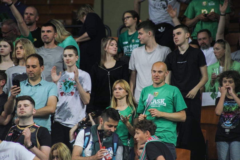 Kibice na meczu Śląsk - Legia w Hali Stulecia